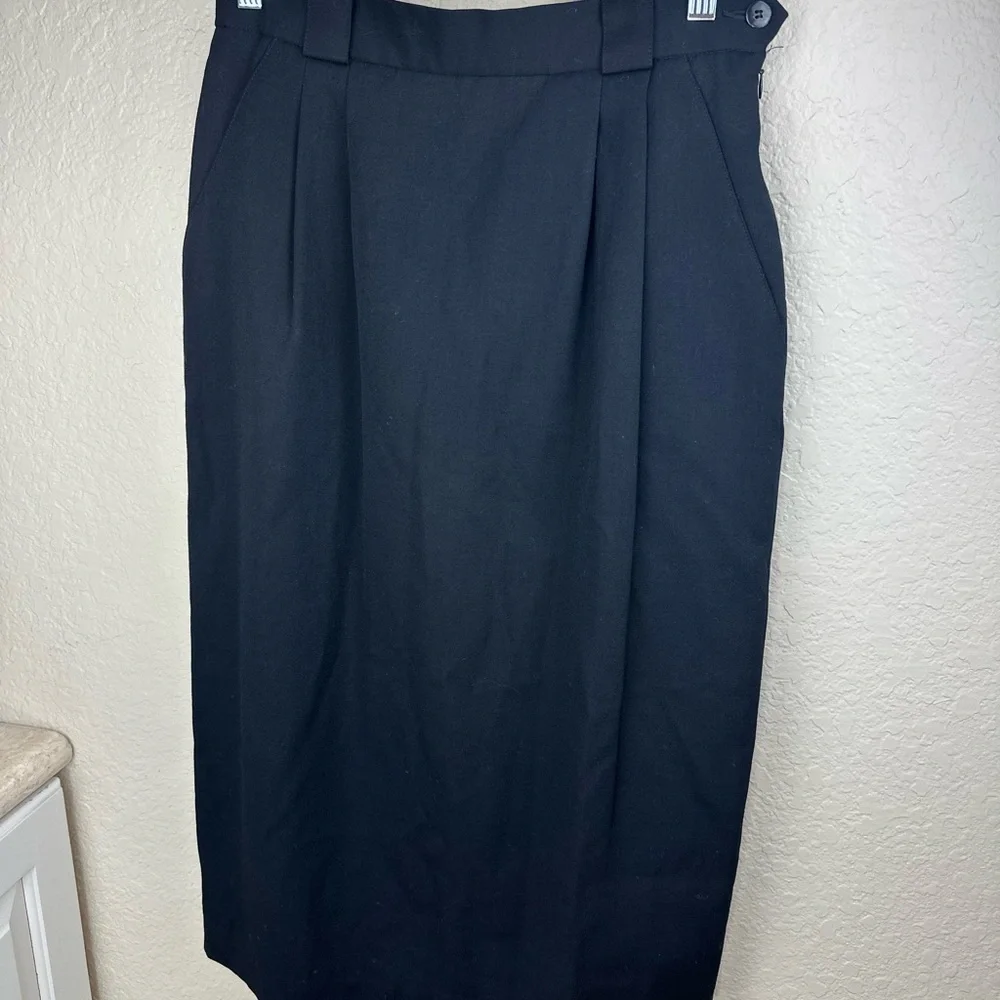 Liz Claiborne vintage black wool Aline‎ midi skirt side zipper lined, pocket